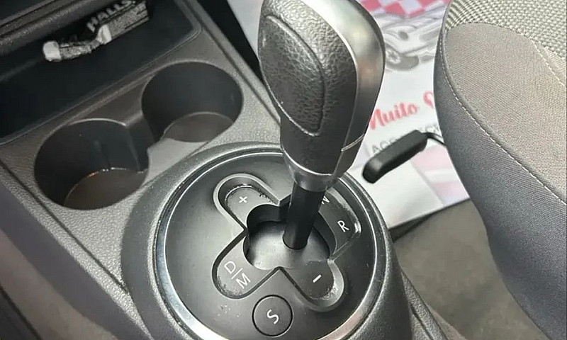Volkswagen Voyage 1....