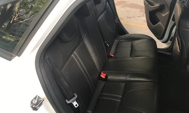 Ford Focus Se At 2.0...