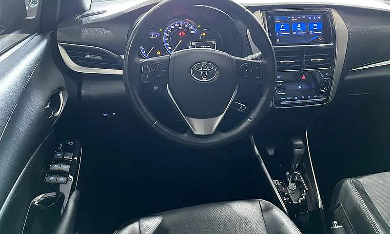 Toyota Yaris X-Way C...