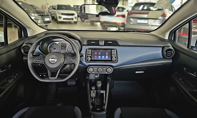 Nissan Versa Sense 1...