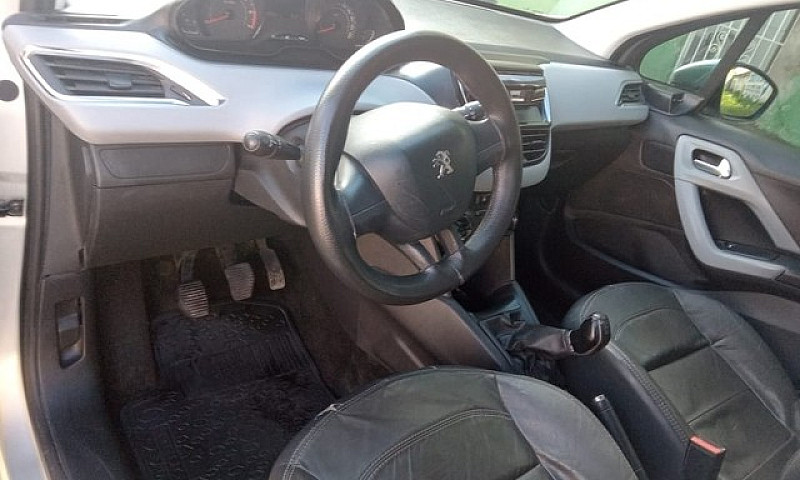Peugeot 208...