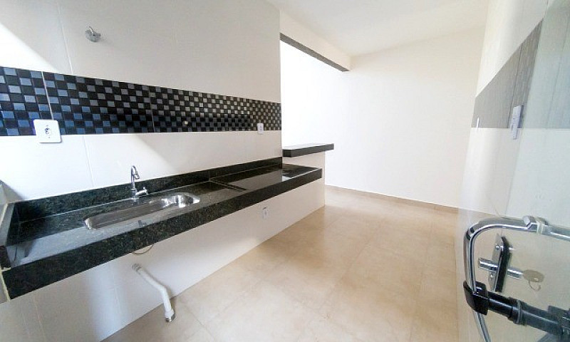 Casa 2 Q + Suítes Co...