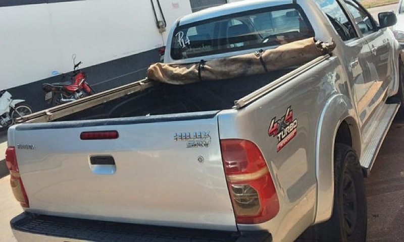 Vendo  Hilux 4X4 3.0...