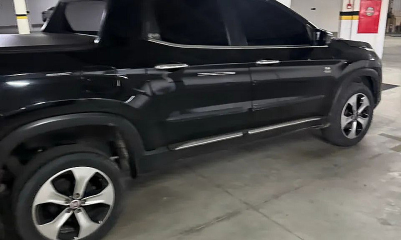 Fiat Toro Freedom Ro...