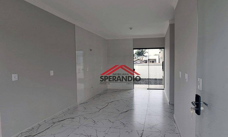 Casa Com 2 Dormitóri...