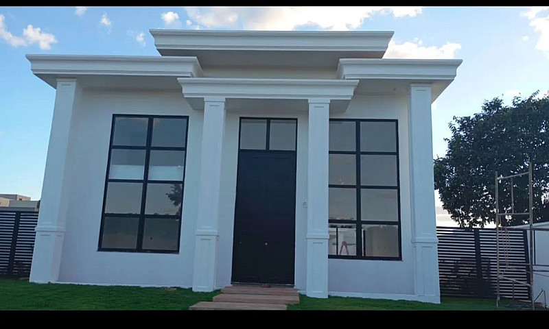 Casa Terrea Com 4 Su...