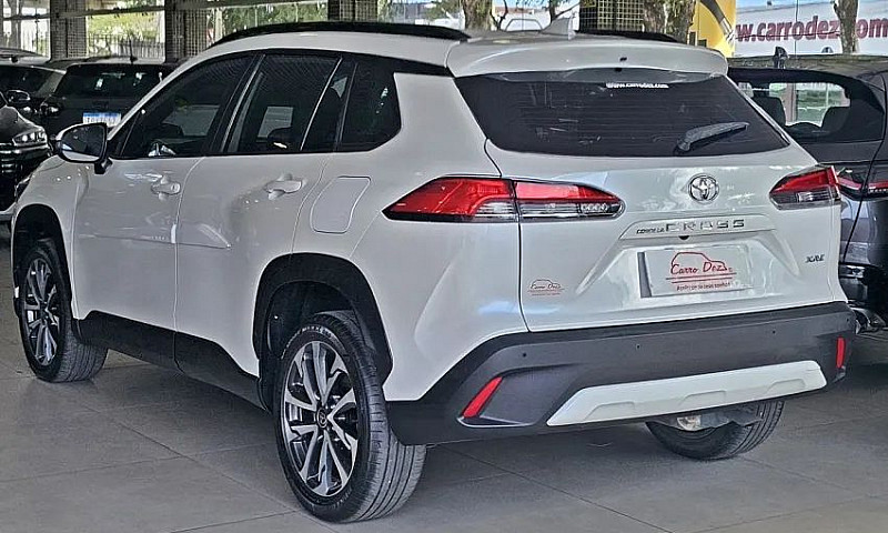 Toyota Corolla Cross...