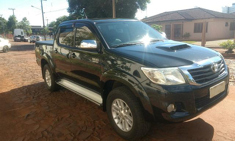 Toyota Hilux Srv 4X4...