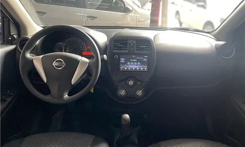 Nissan Versa 2021 1....