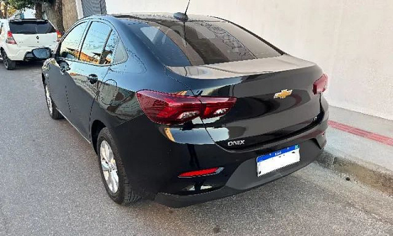 Chevrolet Onix Plus ...
