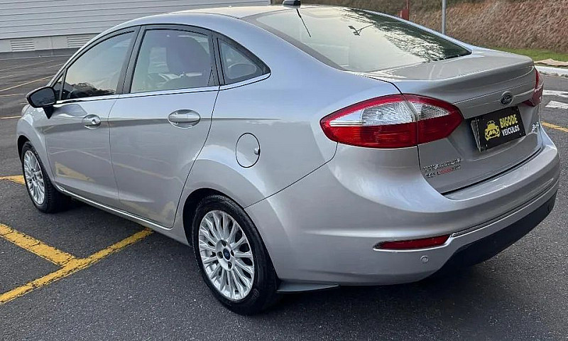Ford Fiesta Sedan Ti...