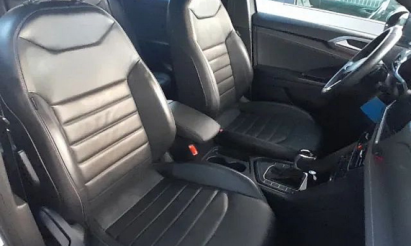 Volkswagen Taos High...