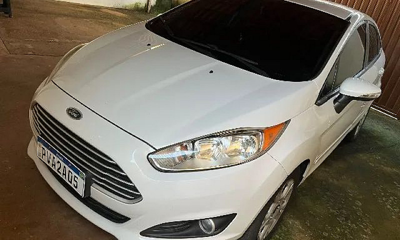 Ford Fiesta Sedan 1....