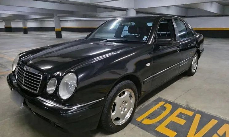 Mercedes-Benz E-320 ...