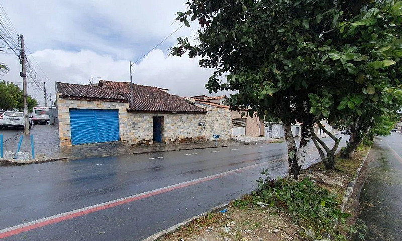 Casa Com 3 Dormitóri...