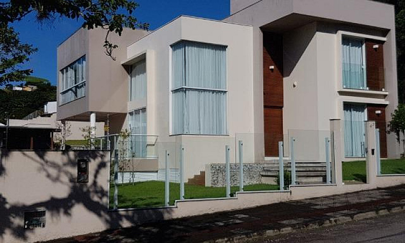 Linda E Moderna Casa...