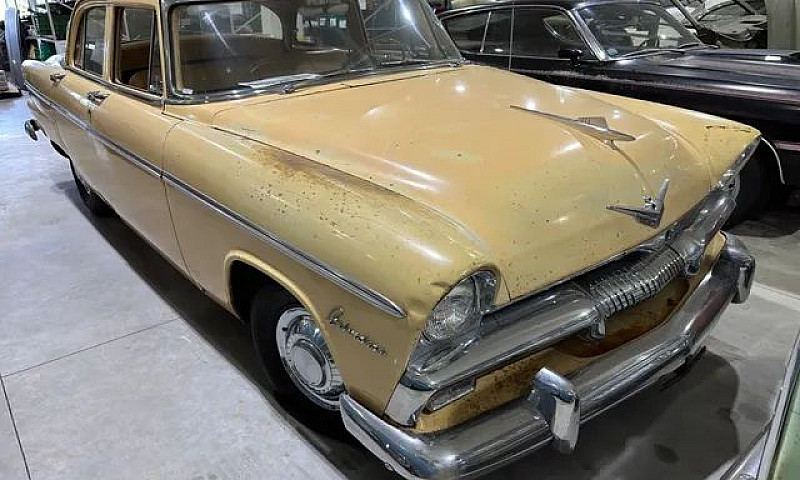 Plymouth Belvedere 1...