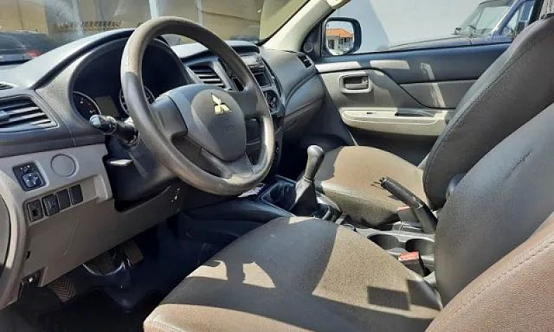 Mitsubishi L200 Trit...