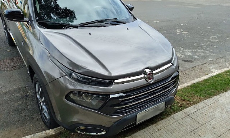Fiat Toro Volcano 2....