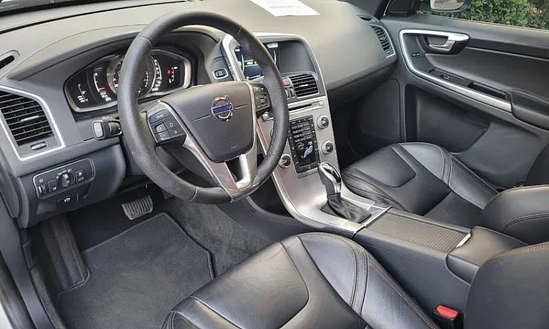 Volvo Xc60 2.4 D5 Mo...