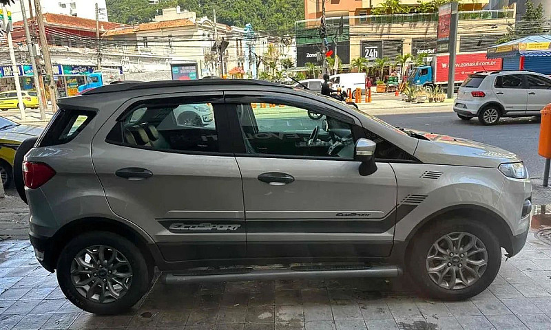 Ford Ecosport 2015 1...