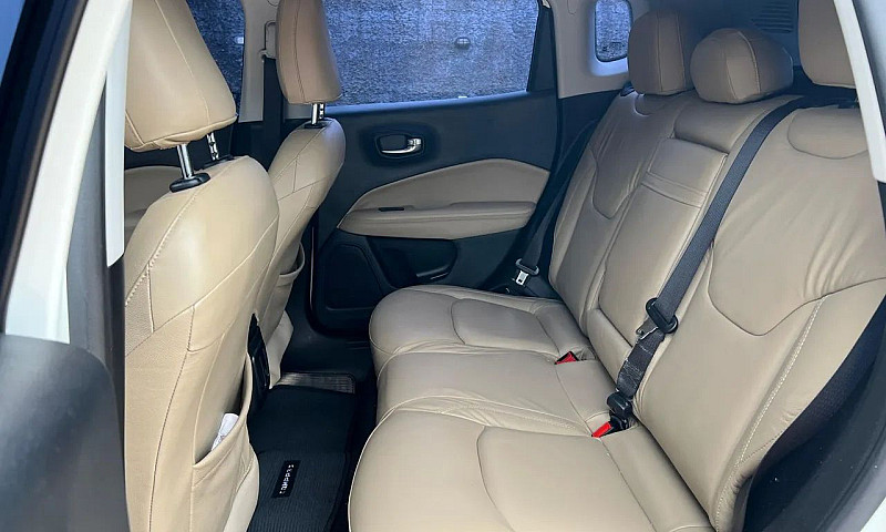 Jeep Compass Sport 2...