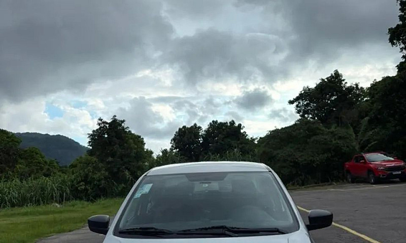 Volkswagen Voyage 1....