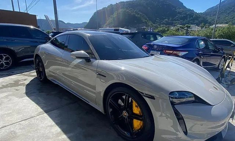 Porsche Taycan 2021 ...