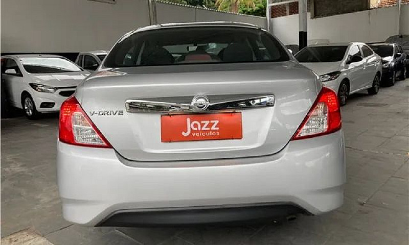 Nissan Versa 2021 1....