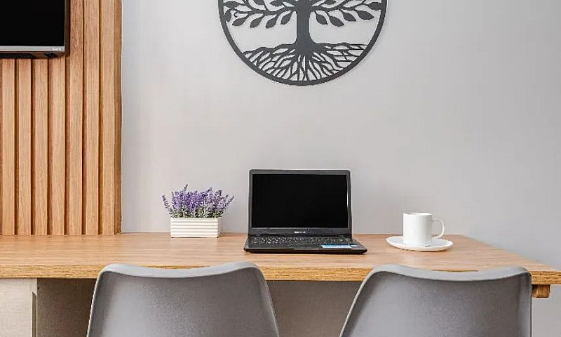 Studio Mobiliado 200...