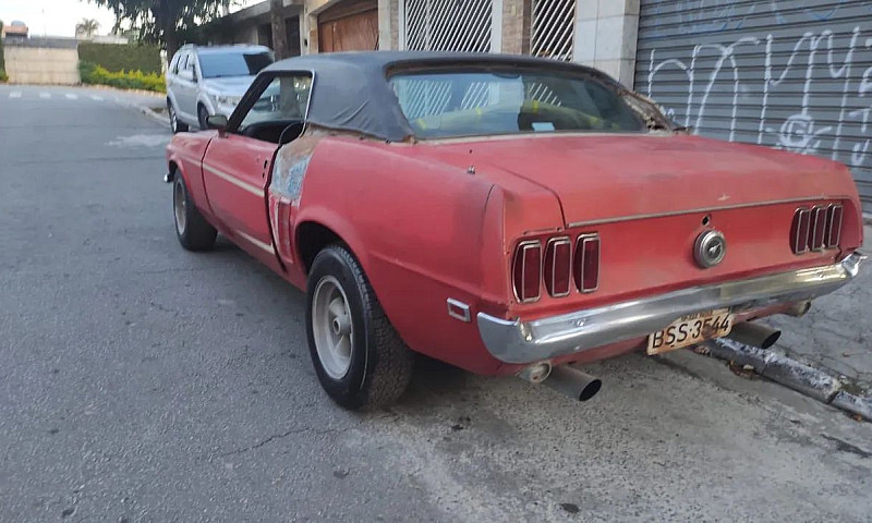 Ford Mustang Gt V8 C...