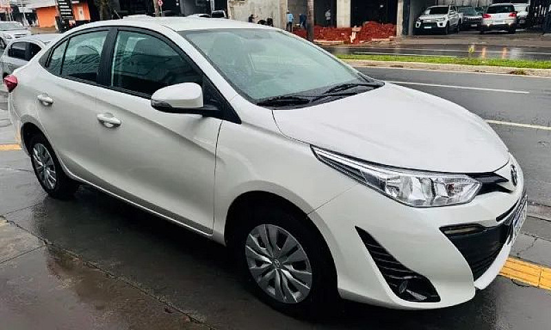 Toyota Yaris Xl Seda...