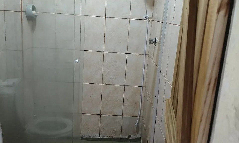 Alugo Pequeno Aparta...