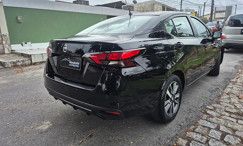Nissan Versa Advance...