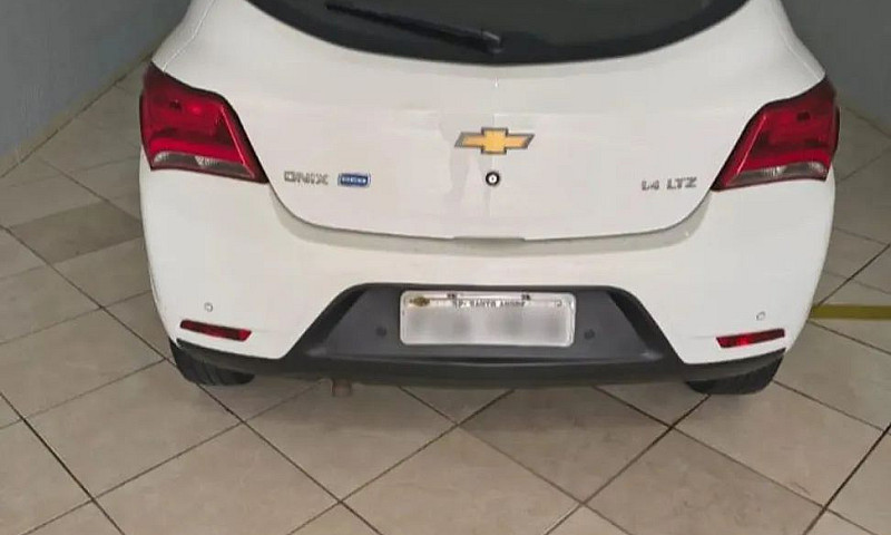 Chevrolet Onix Hatch...