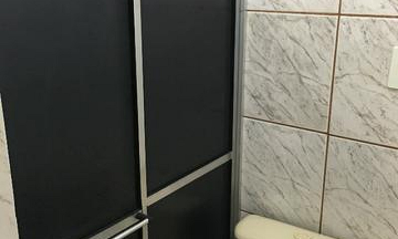 Casa De Fundo, 1 Qua...