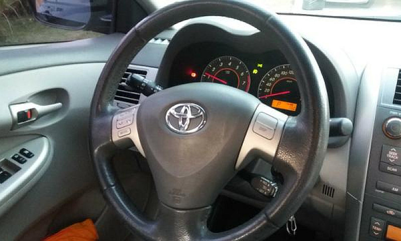 Vendo Toyota Corolla...