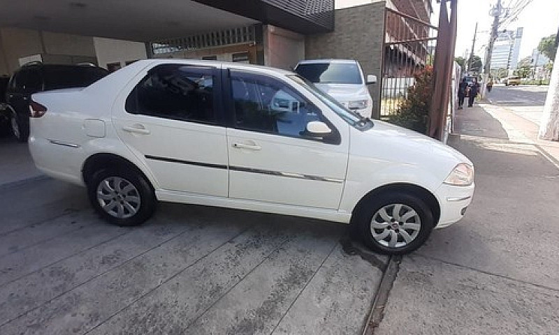 Siena El 2011  Muito...