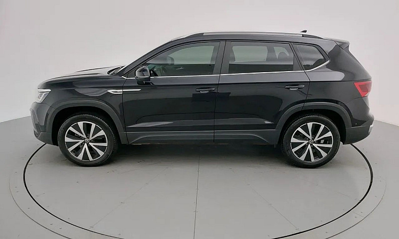 Volkswagen Taos 2023...