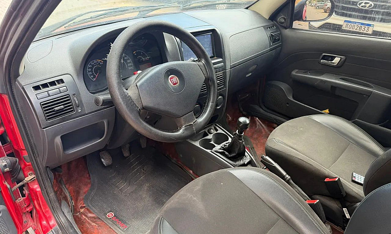 Fiat Strada Working ...