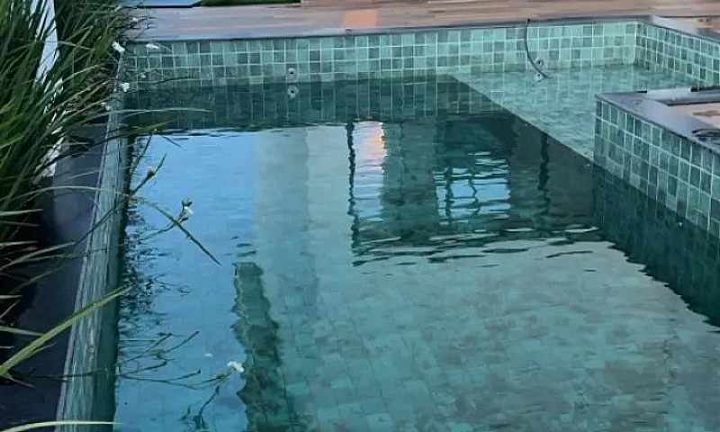 Casa Terrea Com 4 Su...