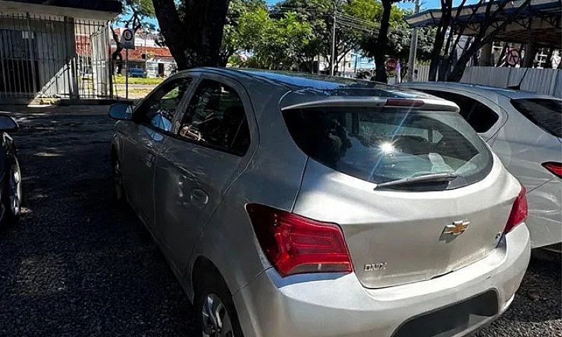 Chevrolet Onix Hatch...
