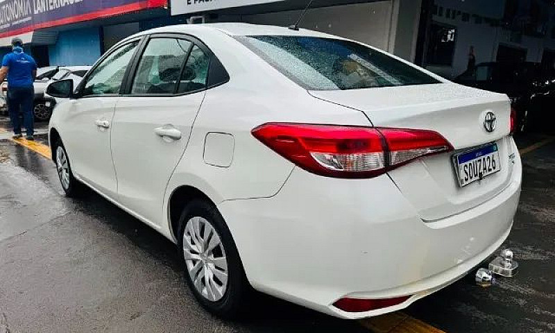 Toyota Yaris Xl Seda...