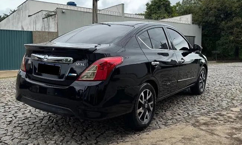 Nissan Versa Unique ...