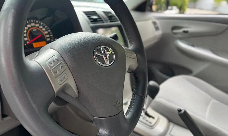 Toyota Corolla Gli 1...