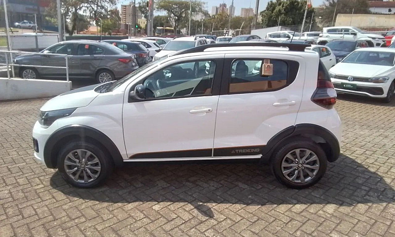 Fiat Mobi Trekking 1...