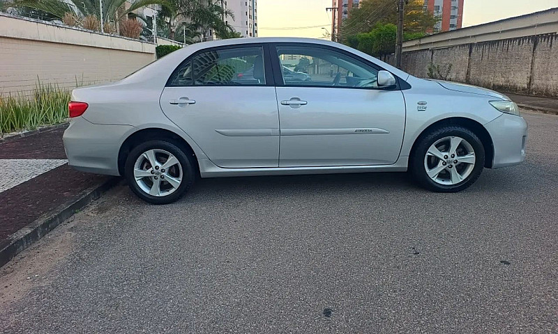 Toyota Corolla Gli 1...