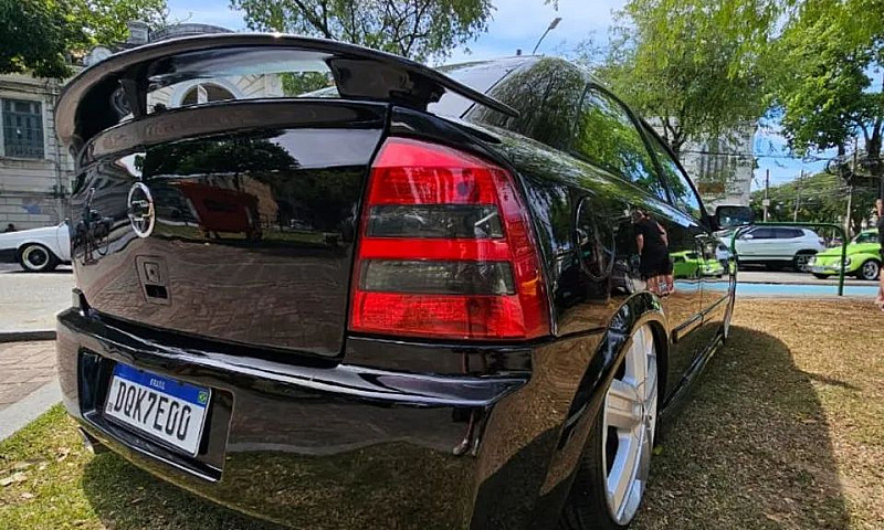 Chevrolet Astra Adva...