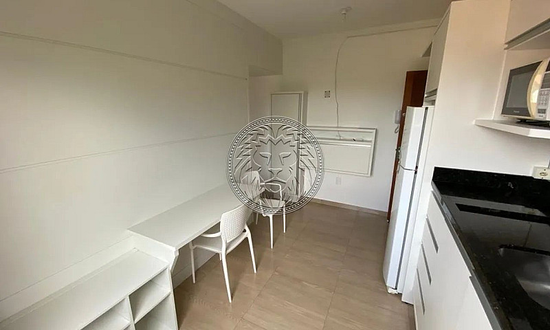 Studio Mobiliado Par...