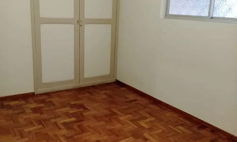Apto Com 03 Quartos ...